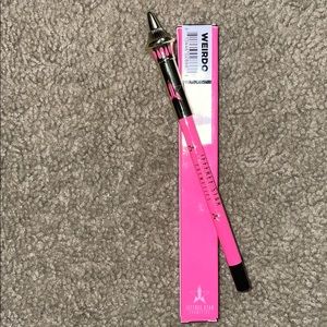 Eyeliner Jeffree star color is weirdo